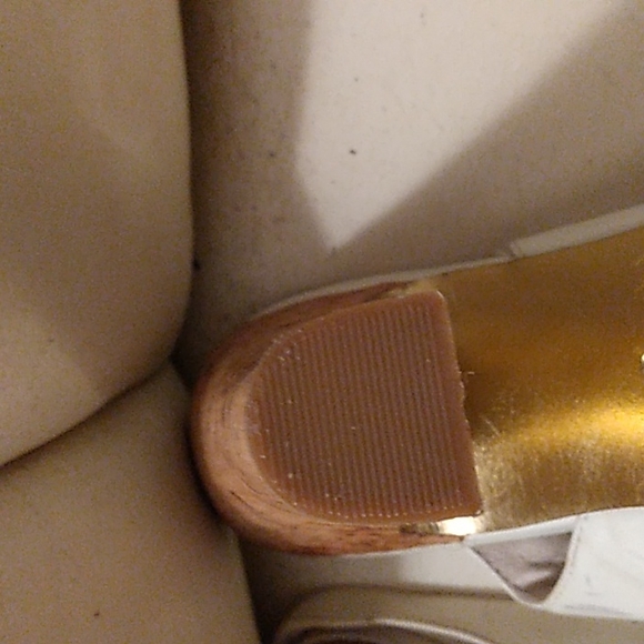 Womens white patent leather peep toe slingback pumps by bebe - Picture 8 of 9